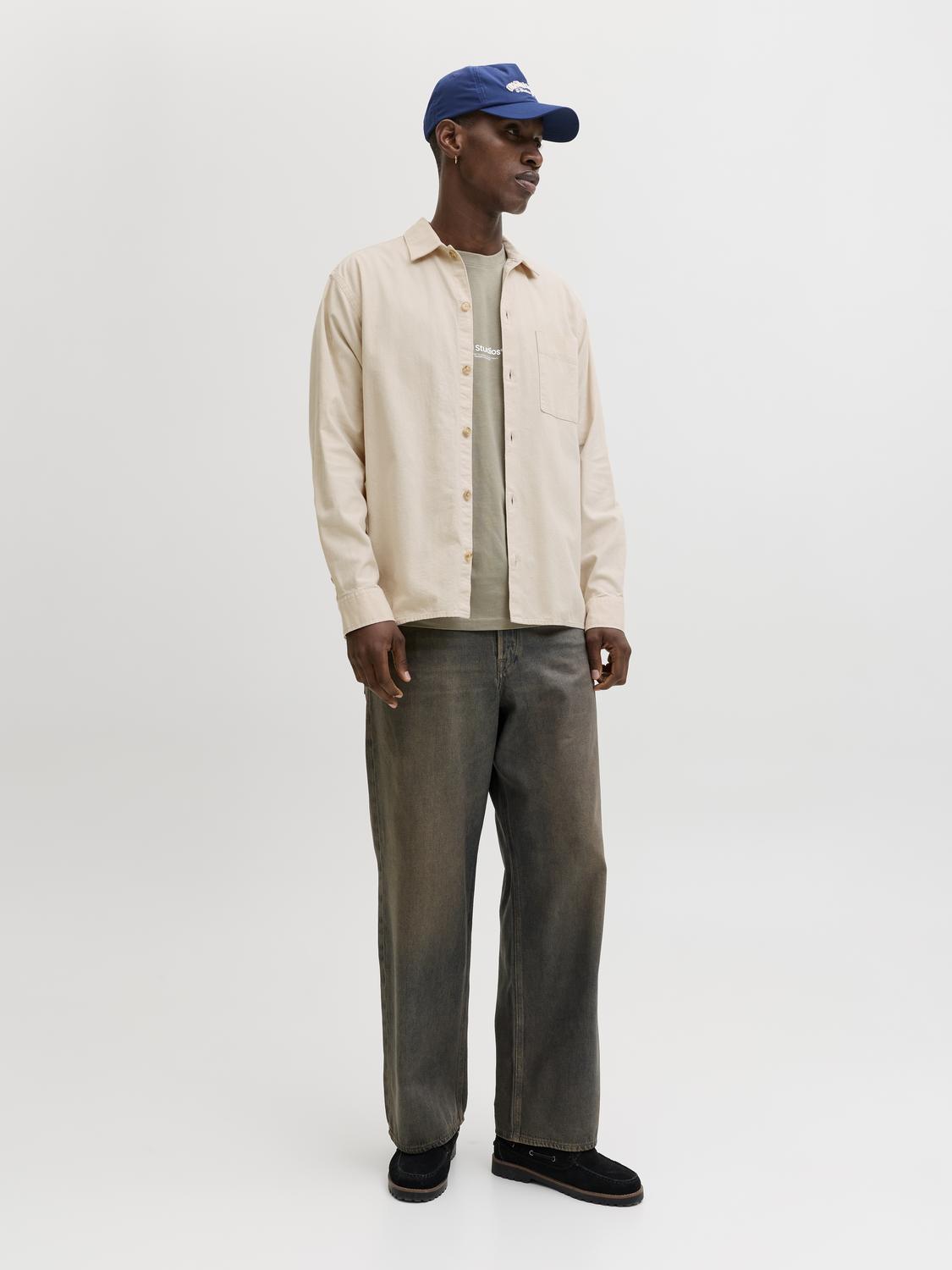 model_shot-front_full